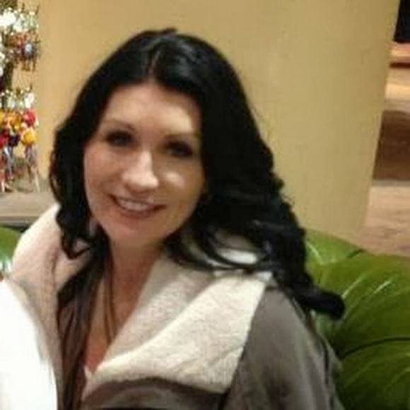 Meet your Posher, Alisha - Picture 1 of 1